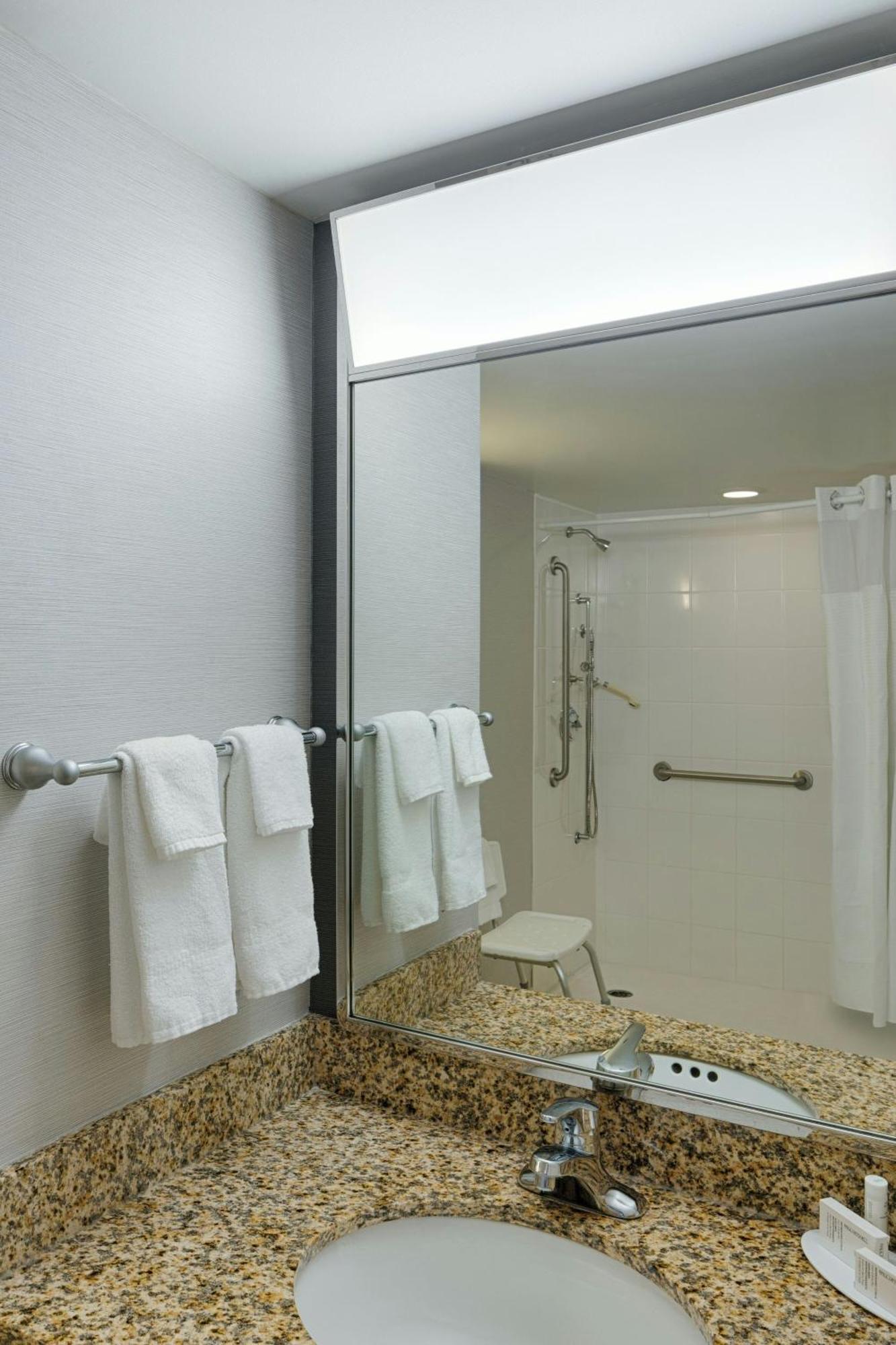 Courtyard By Marriott Springfield Downtown Ξενοδοχείο Εξωτερικό φωτογραφία