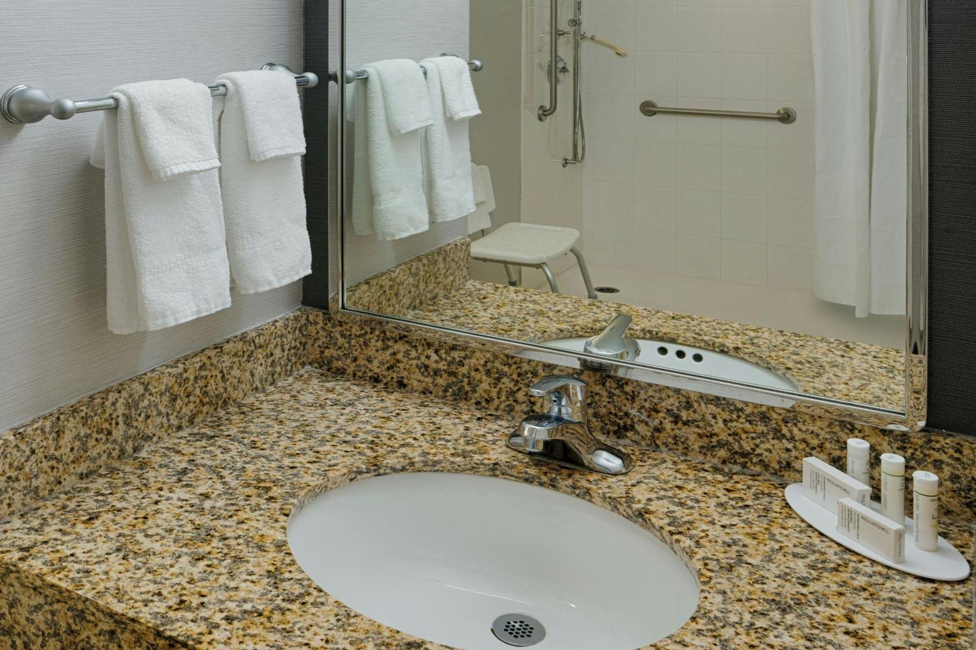 Courtyard By Marriott Springfield Downtown Ξενοδοχείο Εξωτερικό φωτογραφία