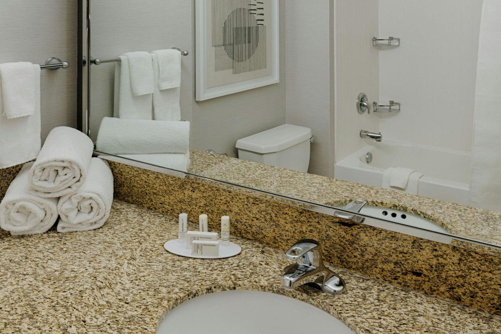 Courtyard By Marriott Springfield Downtown Ξενοδοχείο Εξωτερικό φωτογραφία