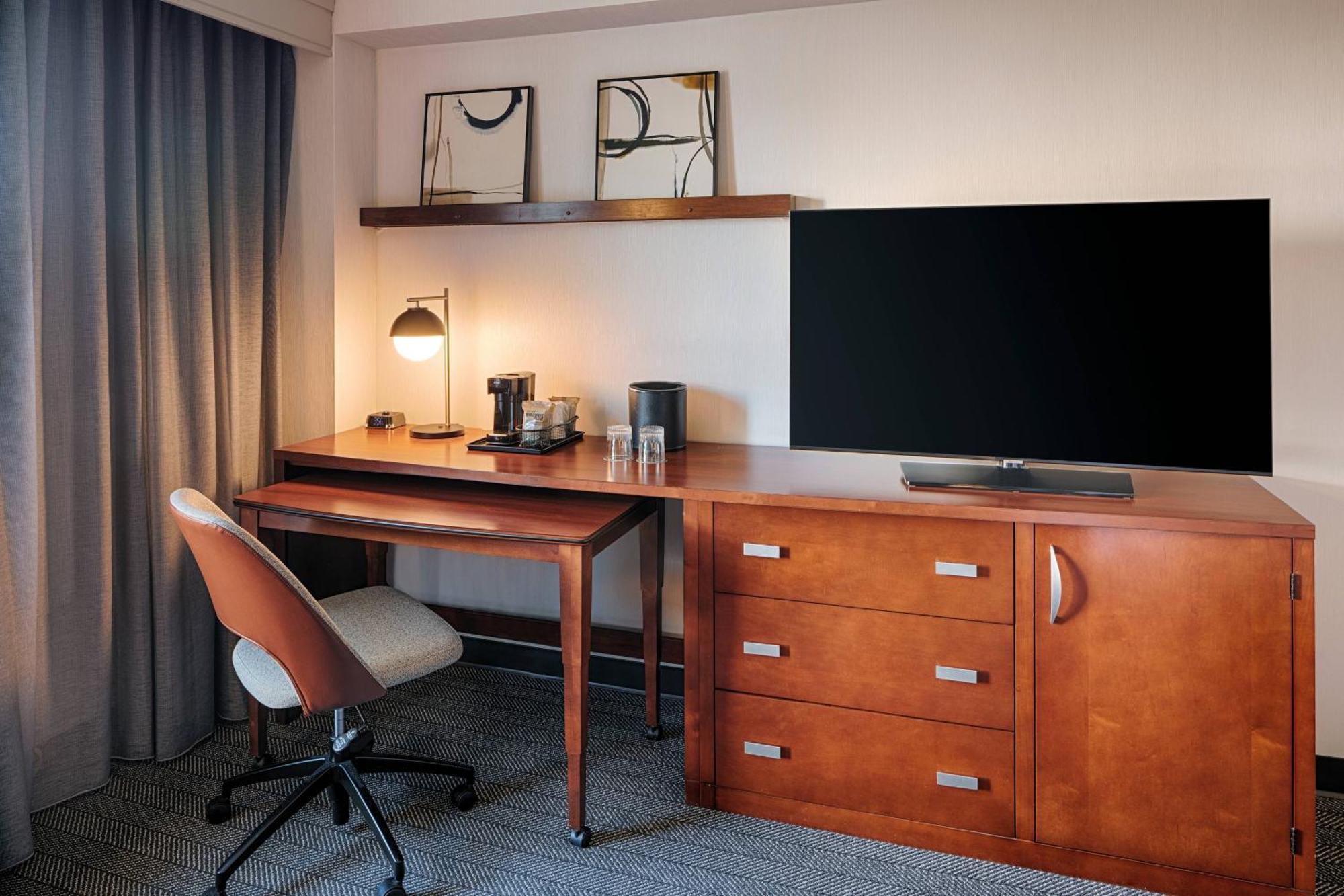 Courtyard By Marriott Springfield Downtown Ξενοδοχείο Εξωτερικό φωτογραφία