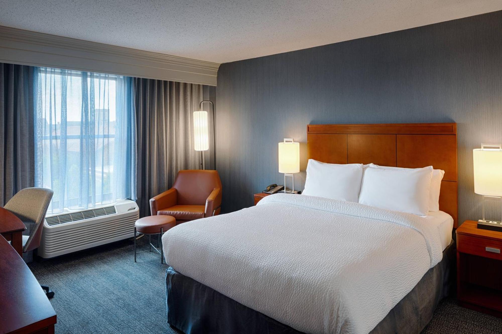 Courtyard By Marriott Springfield Downtown Ξενοδοχείο Εξωτερικό φωτογραφία