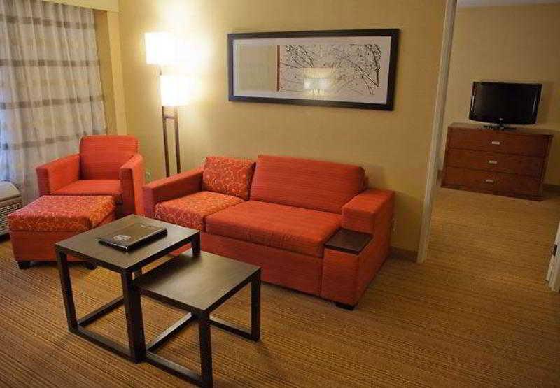 Courtyard By Marriott Springfield Downtown Ξενοδοχείο Δωμάτιο φωτογραφία